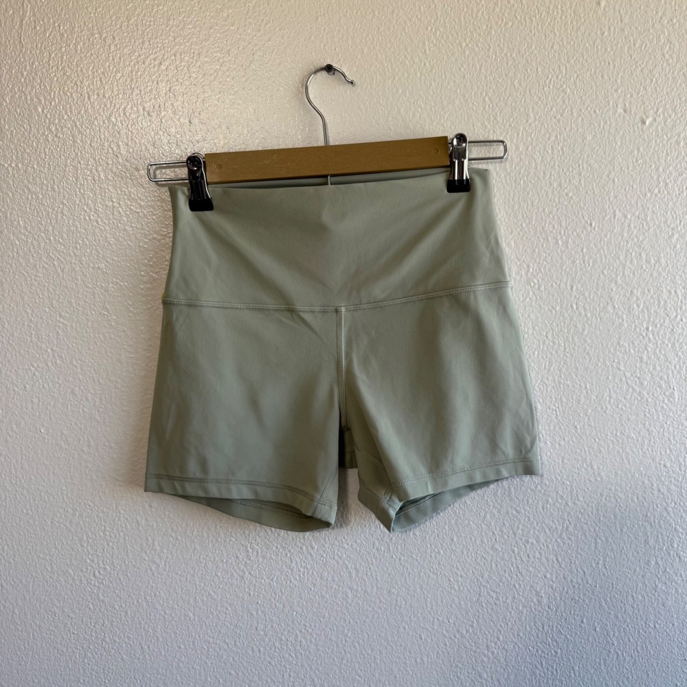 Lululemon Align Size 8 Mint Green High Rise Shorts Athletic Sporty Gym Yoga